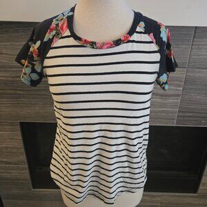 Striped Raglan T-Shirt Floral Print Short Sleeves Black White Medium